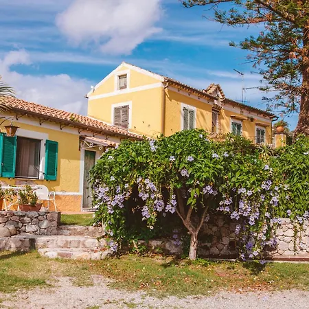 Agriturismo Vittoria Farm stay *