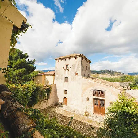 Agriturismo Vittoria Farm stay *